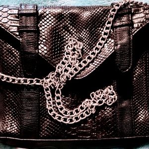 mark. crossbody letherette black handbag